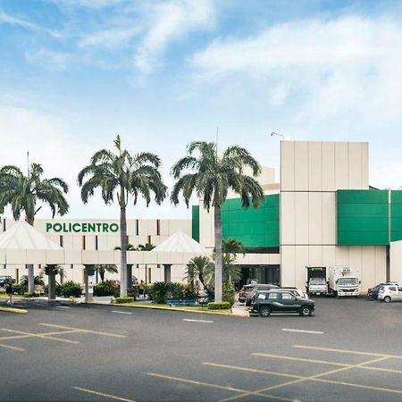 Mega Suite Junto Al San Marino Shopping 瓜亚基尔 外观 照片