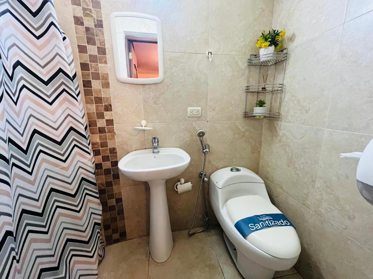 Mega Suite Junto Al San Marino Shopping 瓜亚基尔 外观 照片